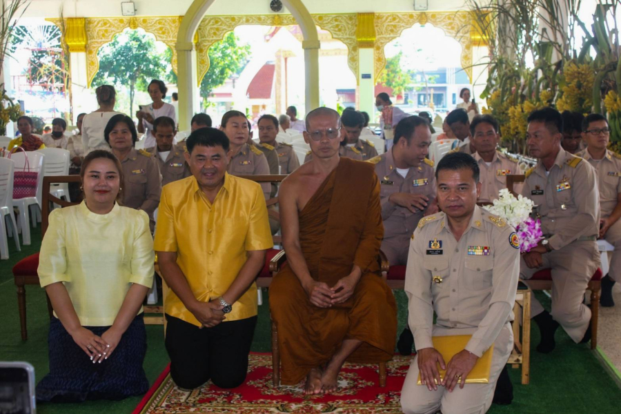 นายสะอาด  วงศ์รักษ์ นายอำเภอเดชอุดมเป็นประธานในพิธีทอดกฐินสามัคคี และฉลองตราตั้งเจ้าคณะตำบลเมืองเดช เขต 2 (ธรรมยุต) ณ วัดศิริมงคล ตำบลนาเจริญ อำเภอเดชอุดม จังหวัดอุบลราชธานี